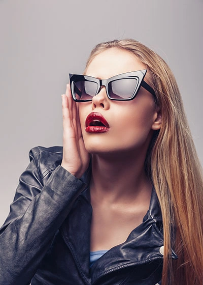 Ottica Jone (home quadrato nero le migliori marche 350x490px)